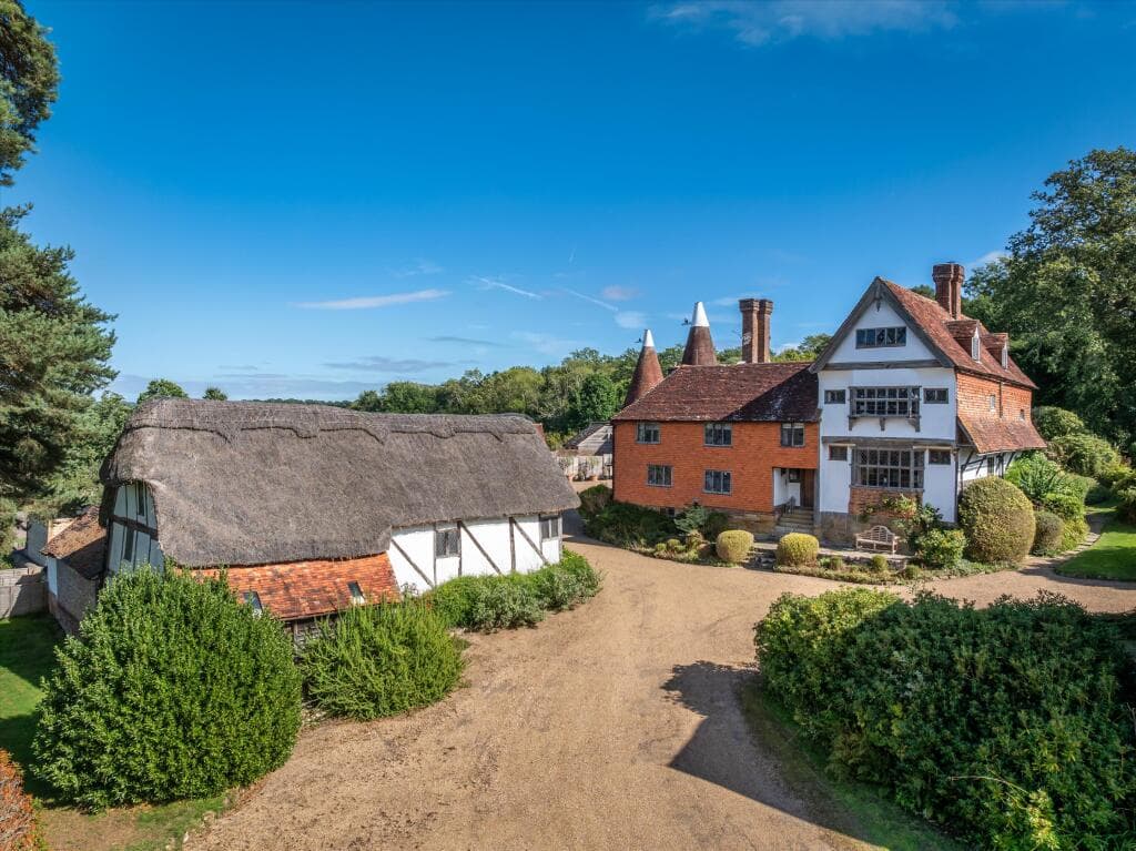5 bedroom detached house for sale in Spring Hill, Fordcombe, Tunbridge Wells, Kent, TN3