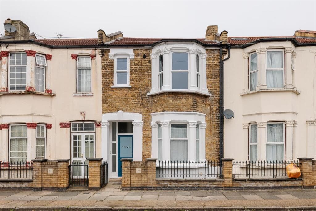 1 bedroom flat for sale in Grosvenor Road, Forest Gate, E7