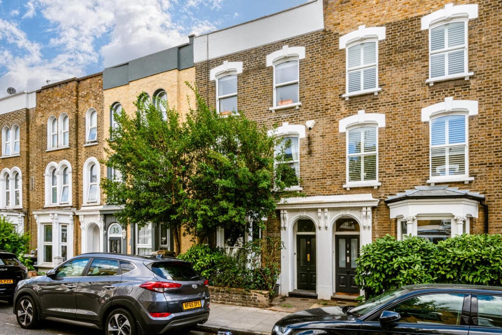3 bedroom flat for sale in 33 Dunlace Road, London, E5
