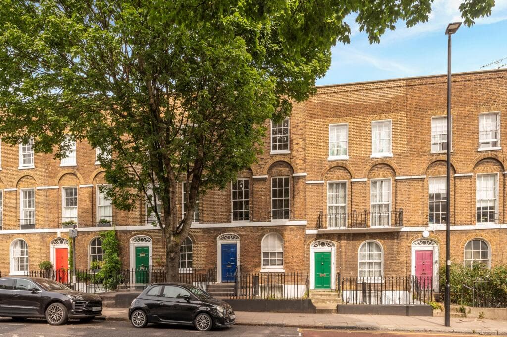 2 bedroom maisonette for sale in Canonbury Road, Islington, N1