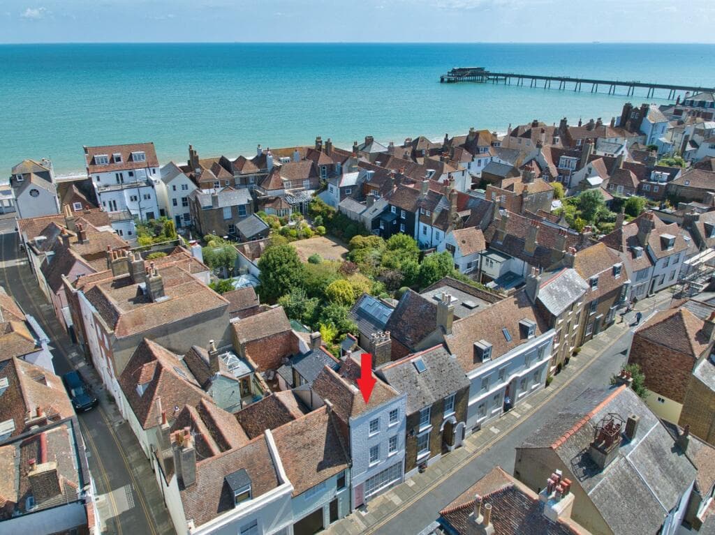 3 bedroom terraced house for sale in Middle Street, Deal, Kent, CT14