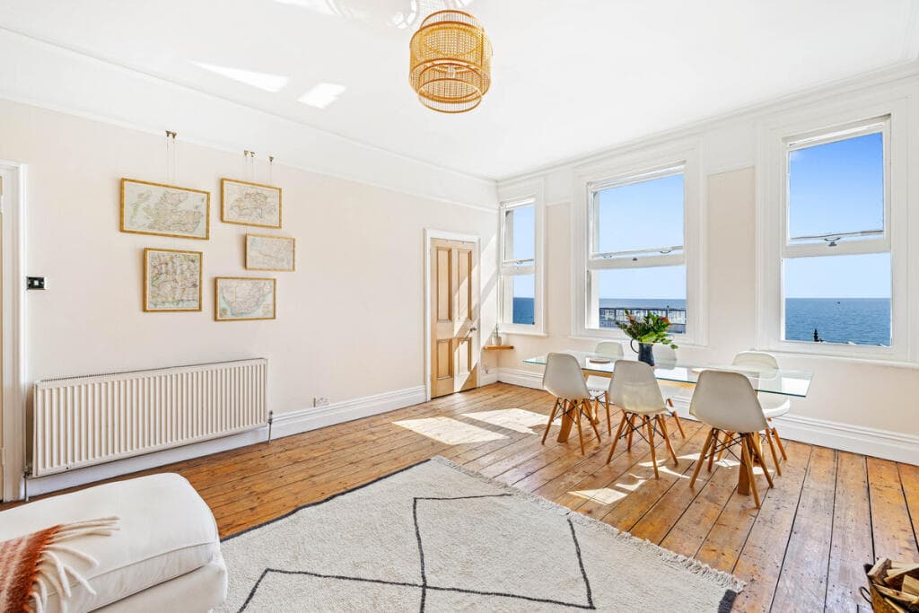 2 bedroom apartment for sale in Kingsway, Hove, BN3