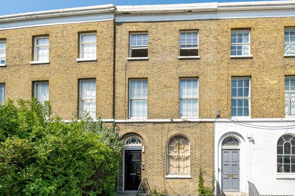 2 bedroom apartment for sale in Blackheath Road, Greenwich, SE10