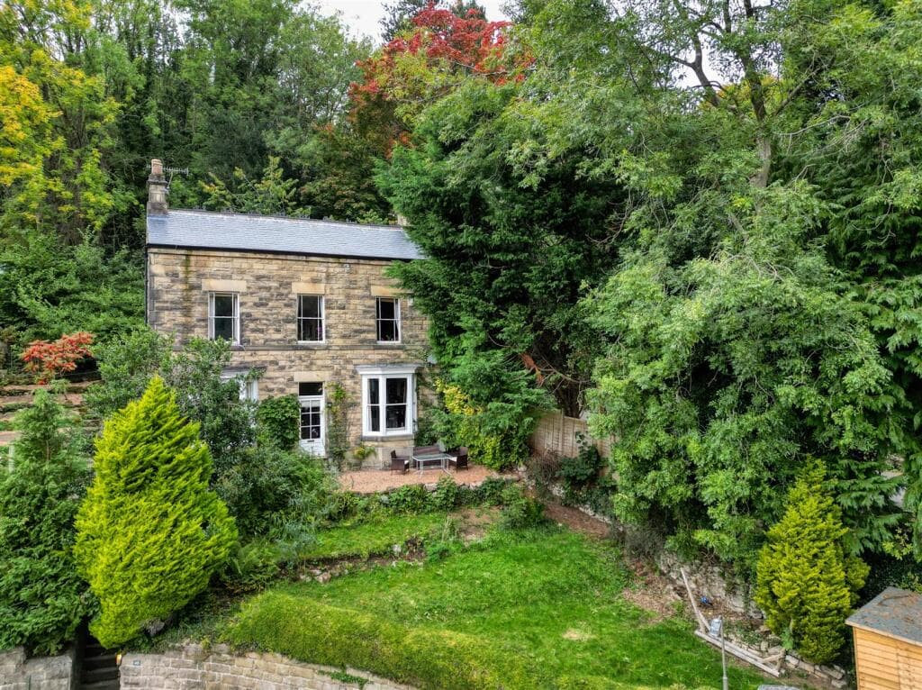 5 bedroom detached house for sale in Clifton Road, Matlock Bath, DE4