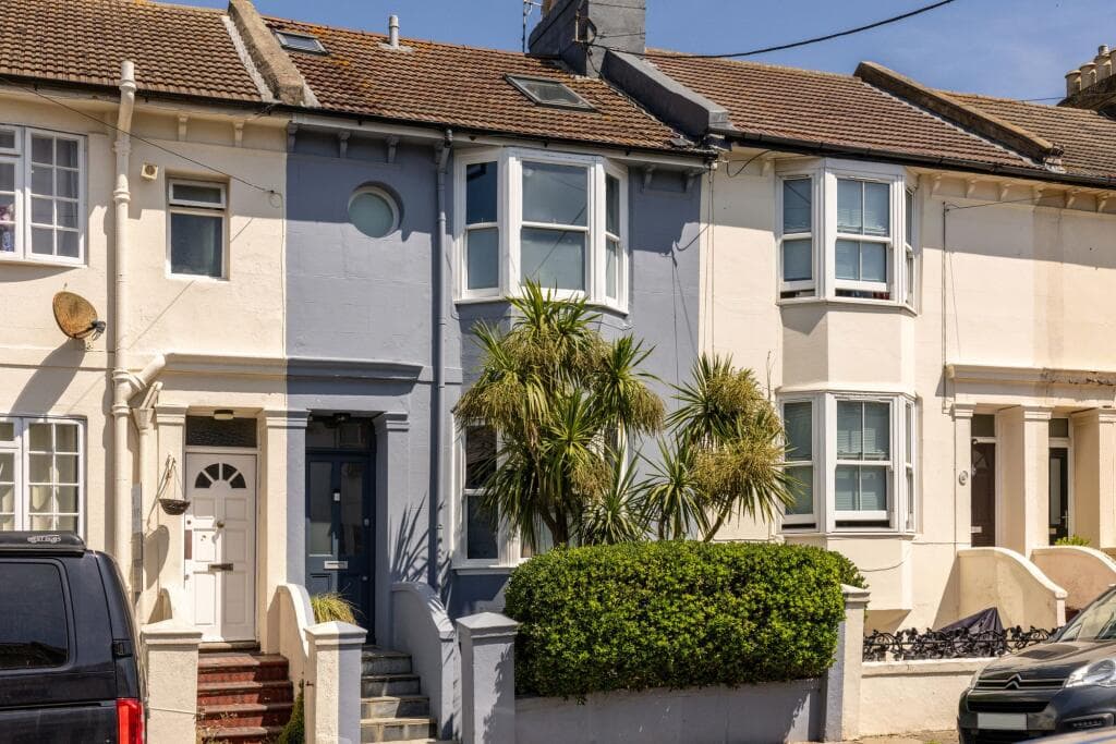 3 bedroom terraced house for sale in Livingstone Road, Hove, BN3