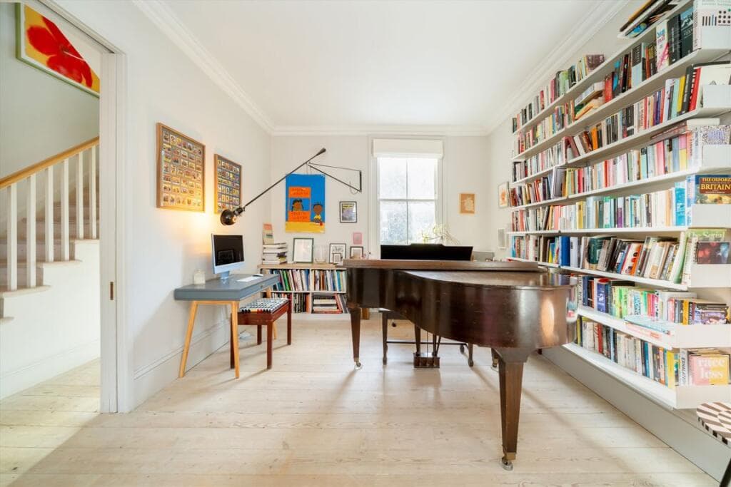3 bedroom house for sale in Hugo Road, Tufnell Park, N19