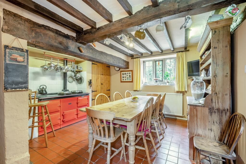8 bedroom end of terrace house for sale in Chapel Street, Belton In Rutland, Oakham, LE15