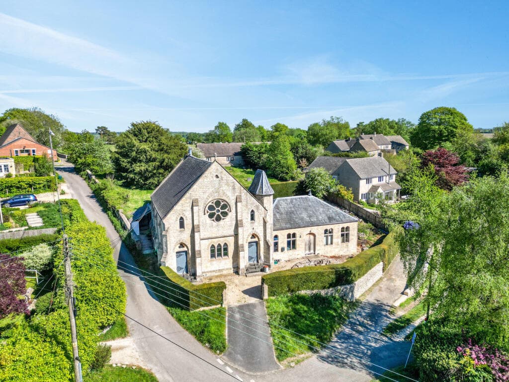 5 bedroom detached house for sale in The Old Chapel, Oakridge Lynch, Stroud, GL6