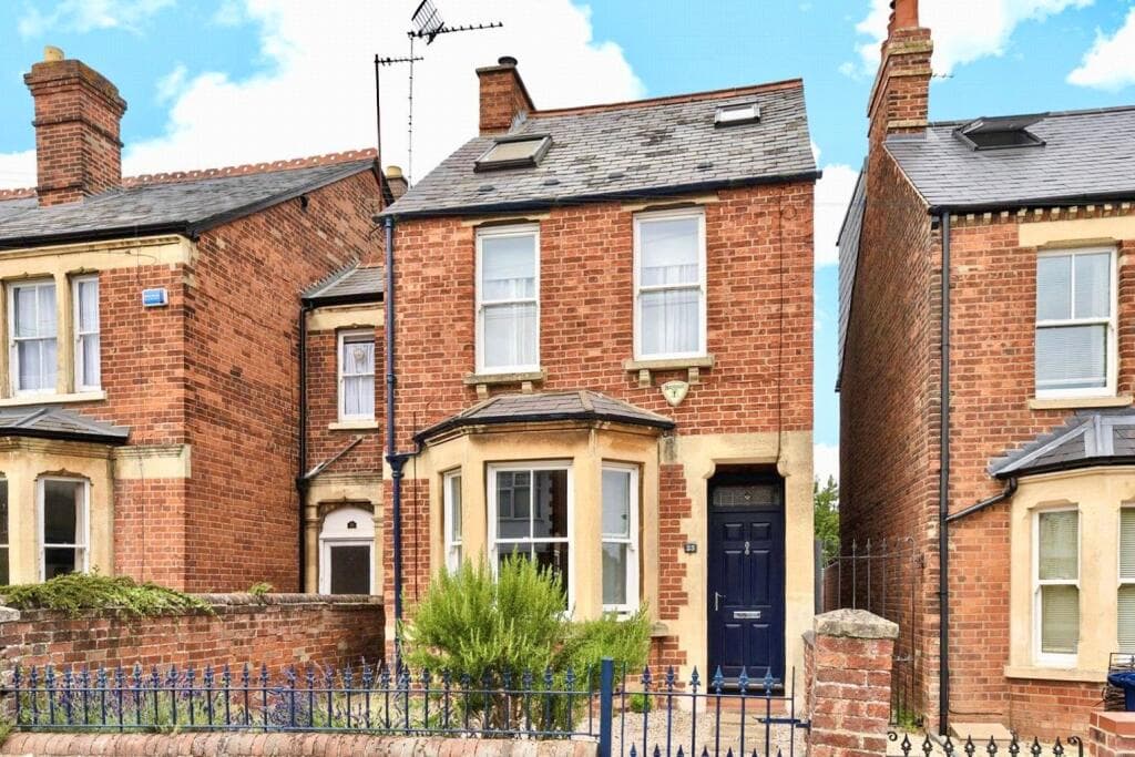 3 bedroom detached house for sale in Islip Road, North Oxford, OX2