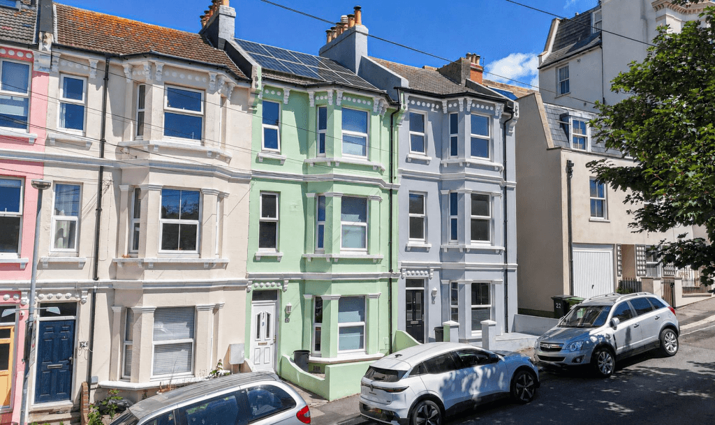 4 bedroom terraced house for sale in Whitefriars Road, Hastings, TN34