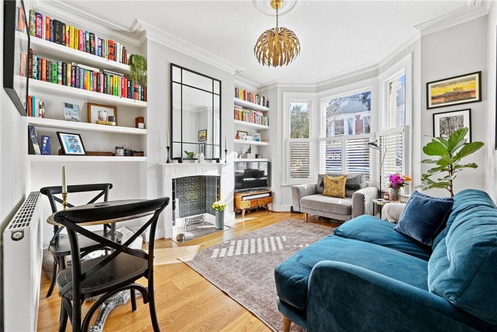 2 bedroom apartment for sale in Purves Road, London, NW10