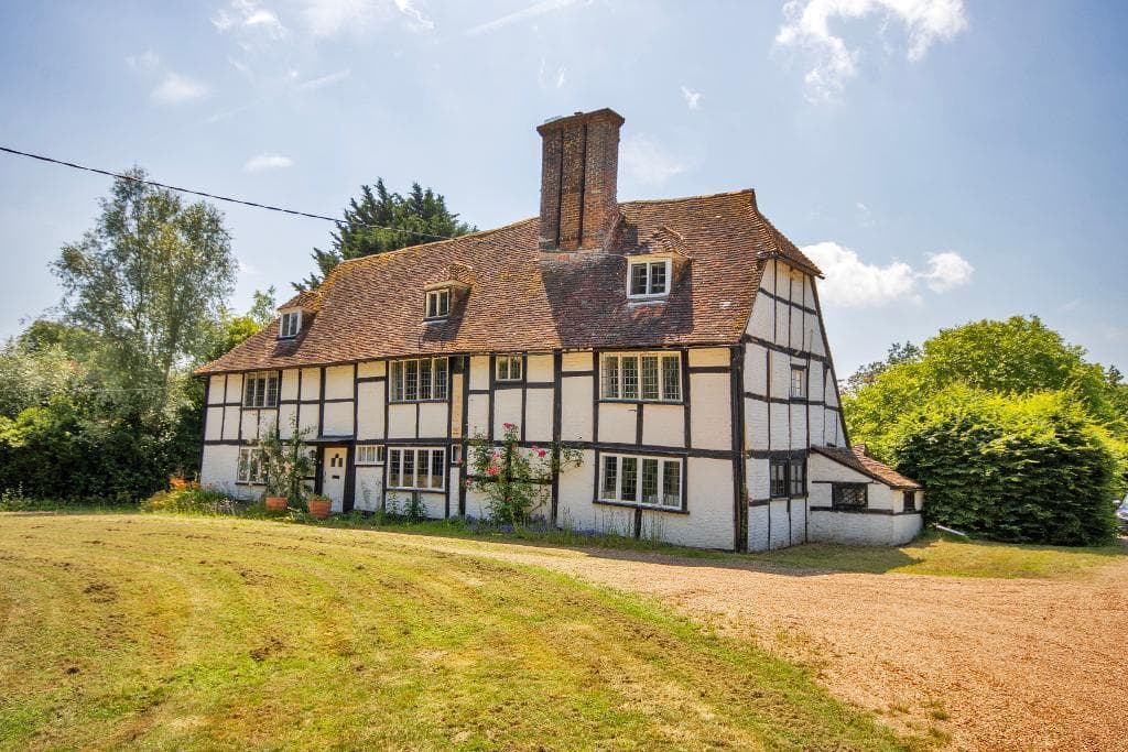 8 bedroom character property for sale in Headcorn Road, Biddenden, Kent, TN27 8JN, TN27