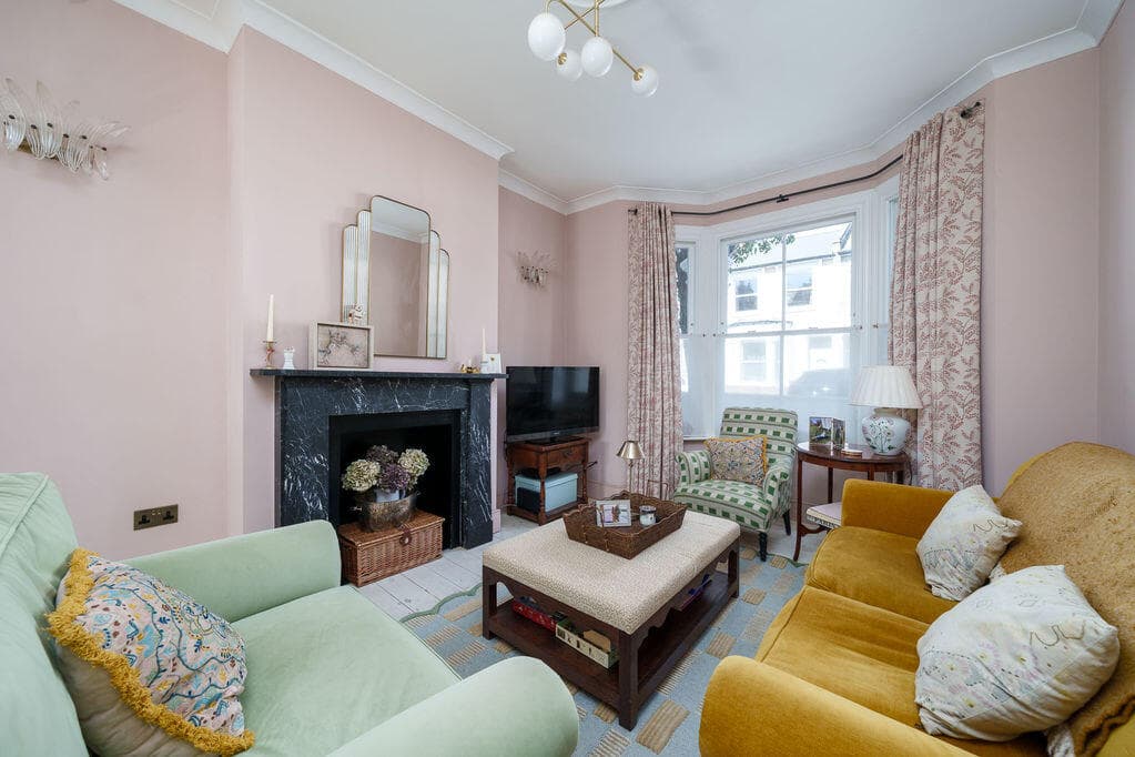 4 bedroom terraced house for sale in Cobbold Road W12