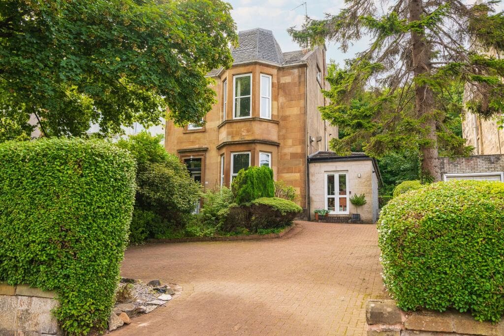 2 bedroom flat for sale in 173 Tantallon Road, Shawlands, G41