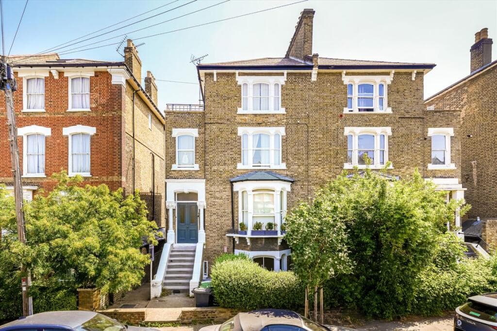 2 bedroom maisonette for sale in Tyrwhitt Road, Brockley, SE4