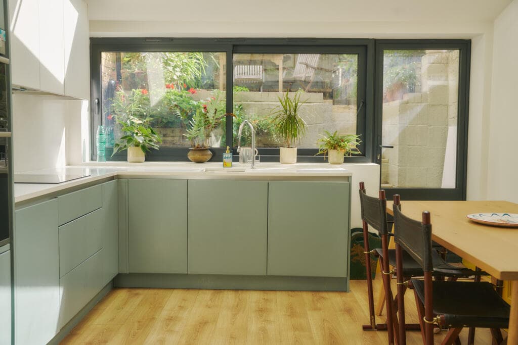 3 bedroom apartment for sale in Brixton Road, London, SW9