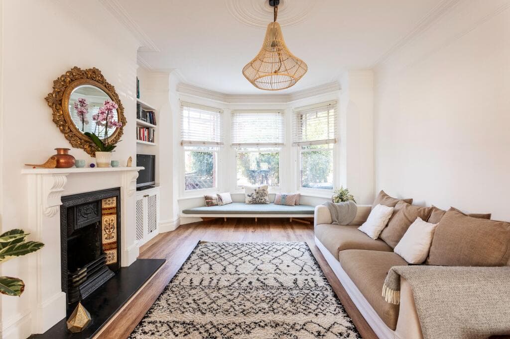 4 bedroom terraced house for sale in Hamilton Road, London, NW10