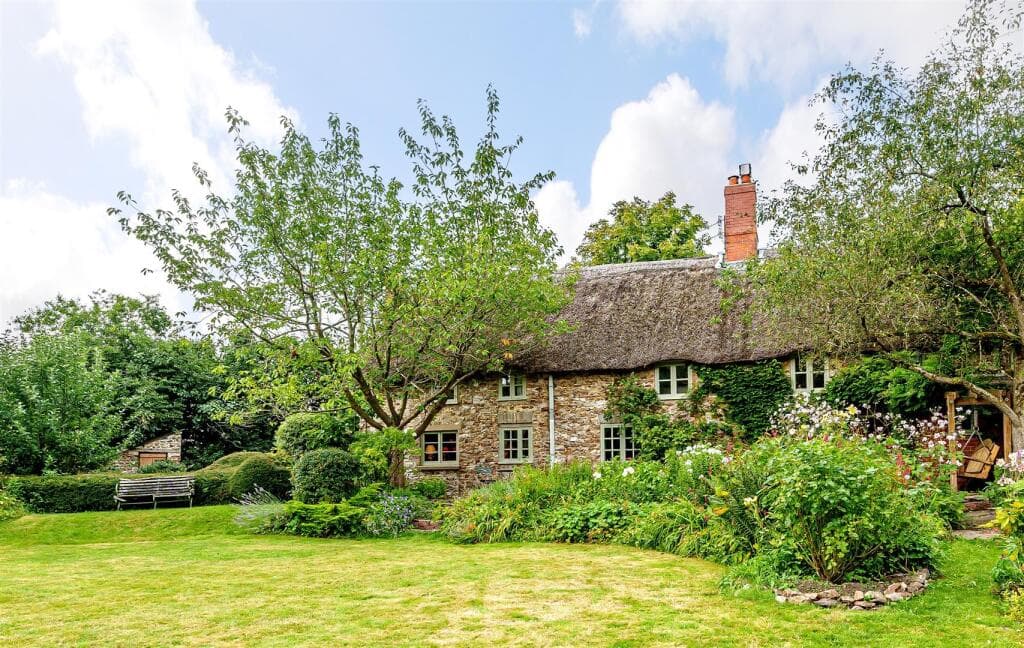 5 bedroom detached house for sale in Whitehall, Cullompton, EX15