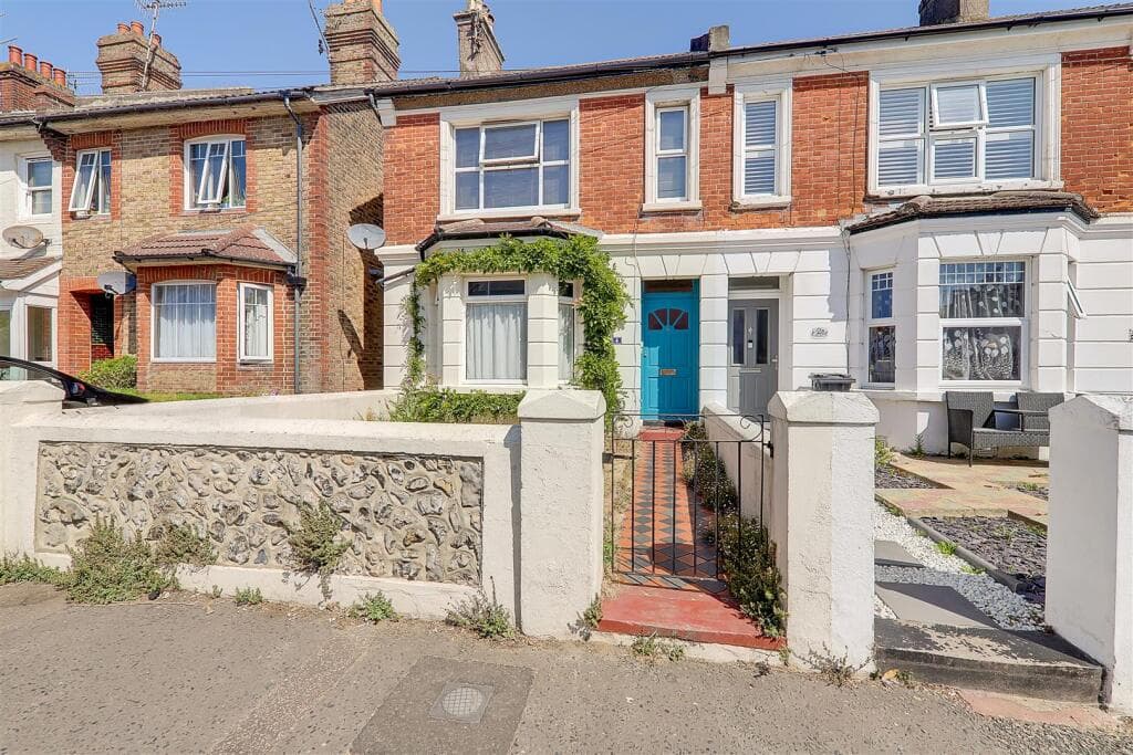 2 bedroom flat for sale in Canterbury Road, Worthing, BN13