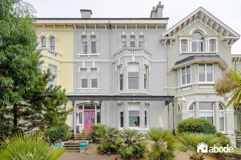 7 bedroom terraced house for sale in Beach Lawn, Liverpool, L22
