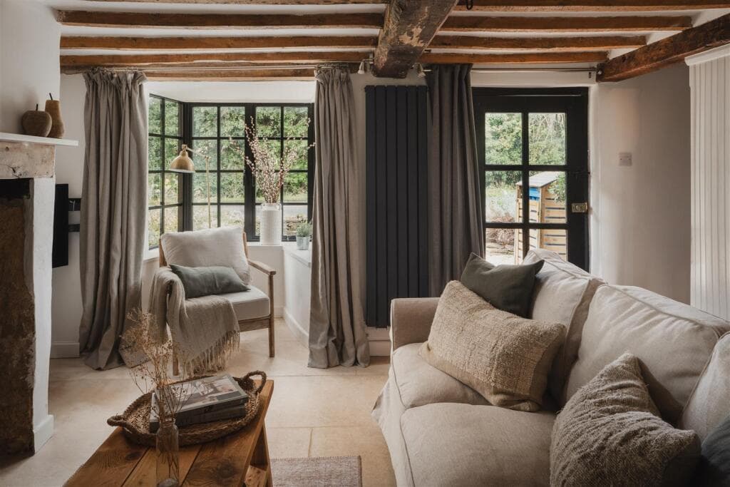 2 bedroom terraced house for sale in Broadway, Worcestershire, WR12