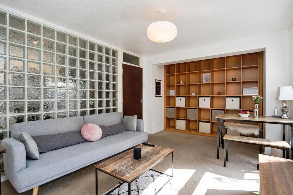 1 bedroom apartment for sale in Tomlins Grove, London, E3