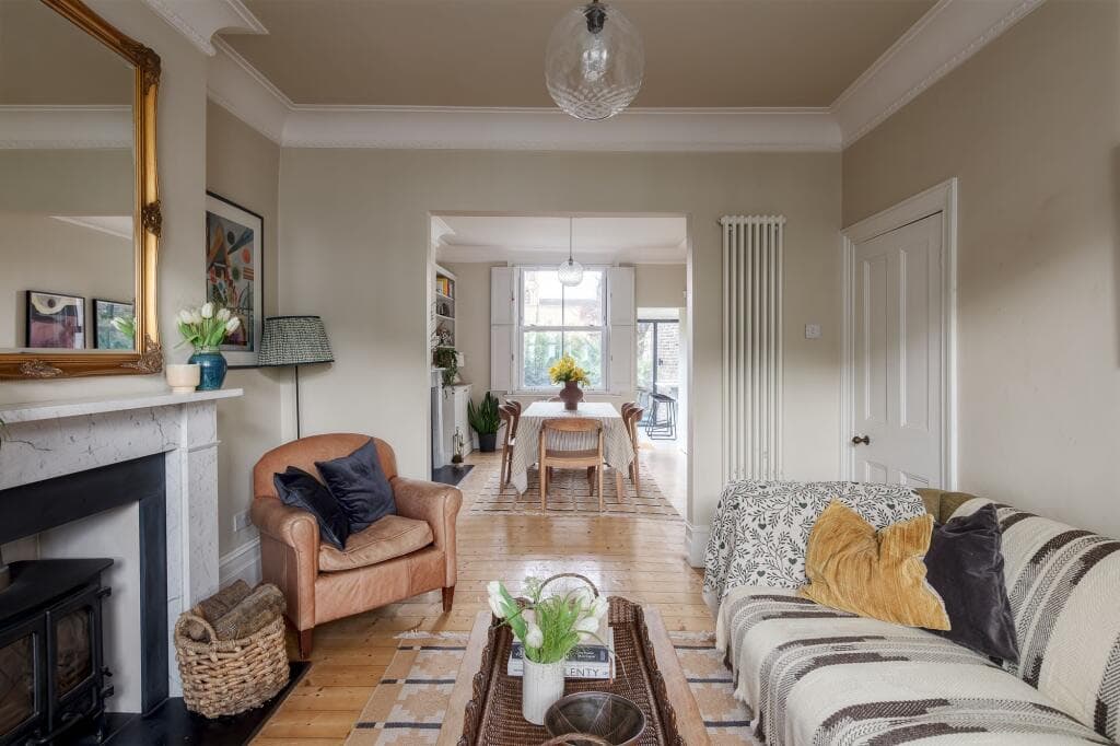 4 bedroom detached house for sale in Braxfield Road, London, SE4