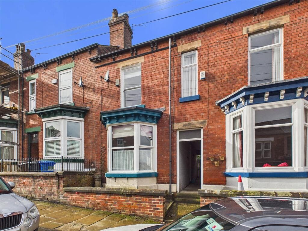 4 bedroom terraced house for sale in Peveril Road, Endcliffe Park, Sheffield, S11