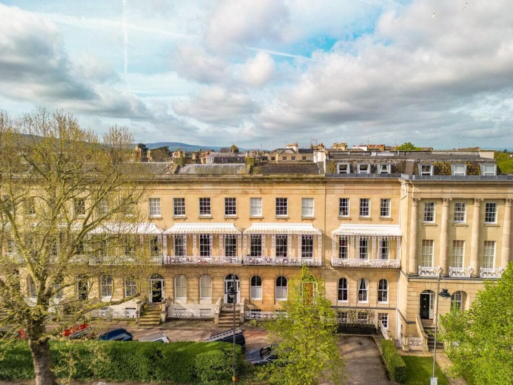 1 bedroom apartment for sale in Queens Parade, Montpellier, Cheltenham, GL50