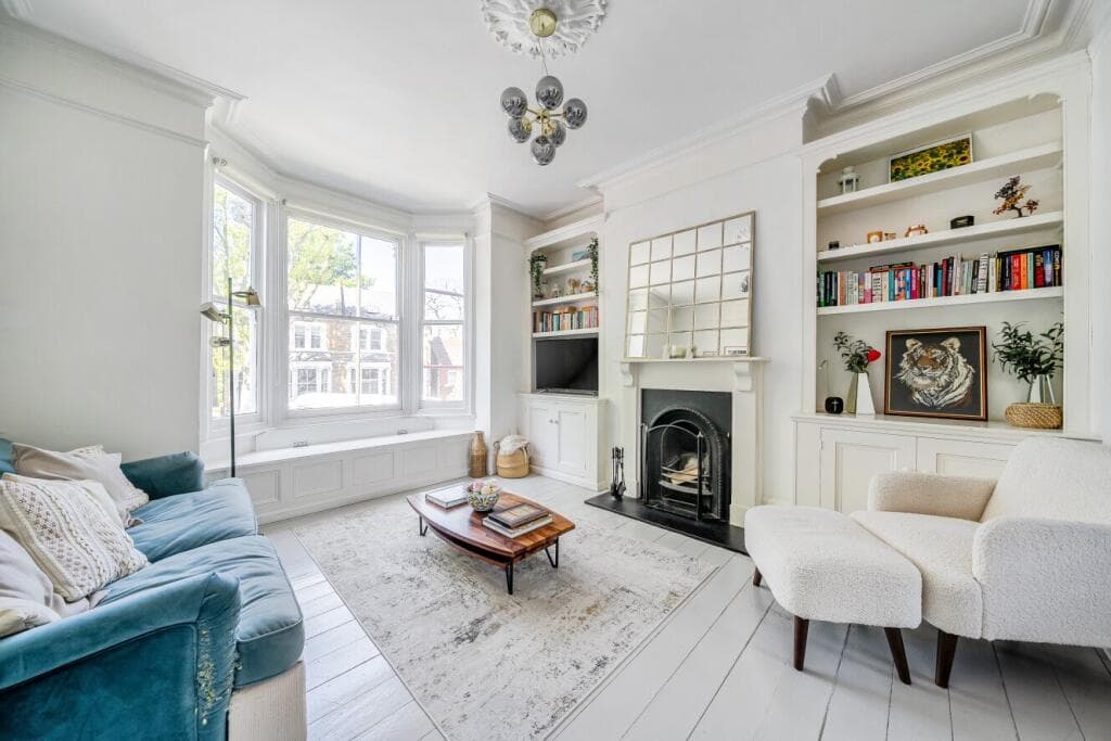 2 bedroom flat for sale in Becondale Road, Crystal Palace, London, SE19