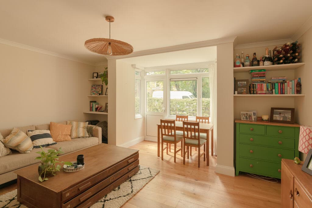 2 bedroom flat for sale in St Marys Road, Nunhead, London, SE15
