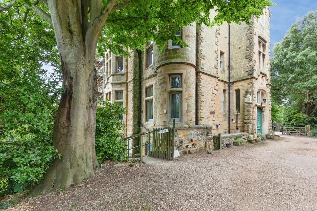 2 bedroom flat for sale in Highlands Gardens, St. Leonards-On-Sea, TN38