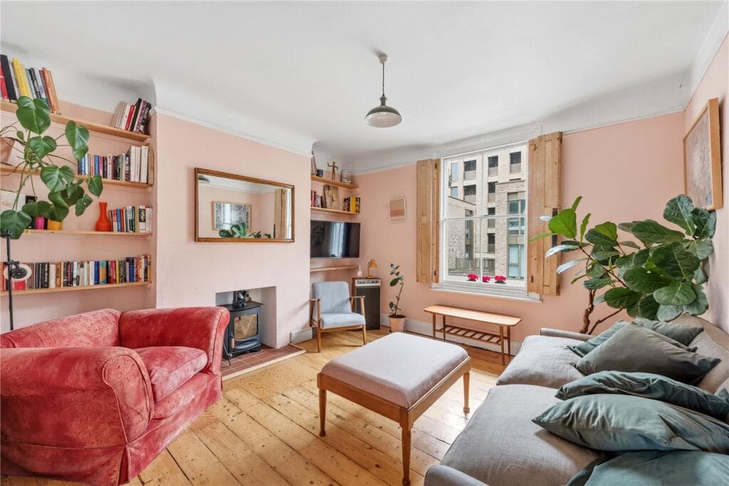 3 bedroom apartment for sale in Rumsey Road, London, SW9