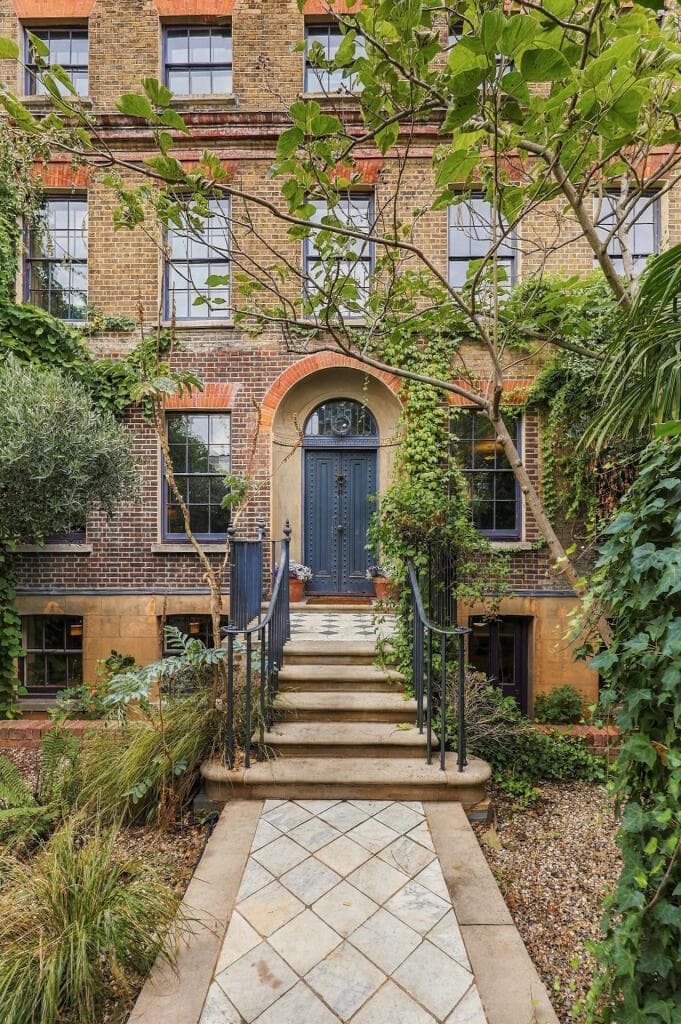 5 bedroom detached house for sale in Malplaquet House, Mile End Road, Stepney, E1