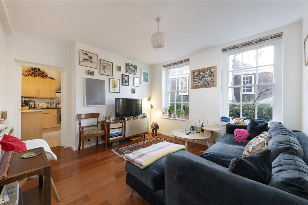 1 bedroom apartment for sale in Vicarage Crescent, London, SW11