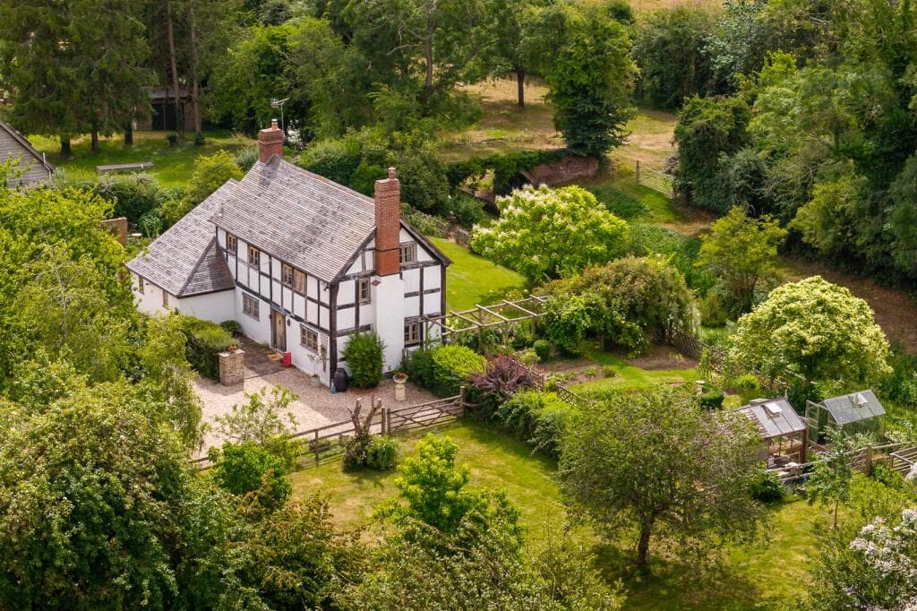 3 bedroom detached house for sale in Monkhide, Ledbury, HR8