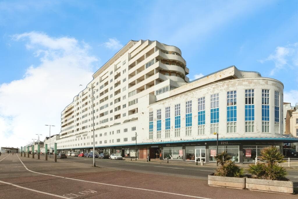1 bedroom flat for sale in Marine Court, St. Leonards-On-Sea, TN38