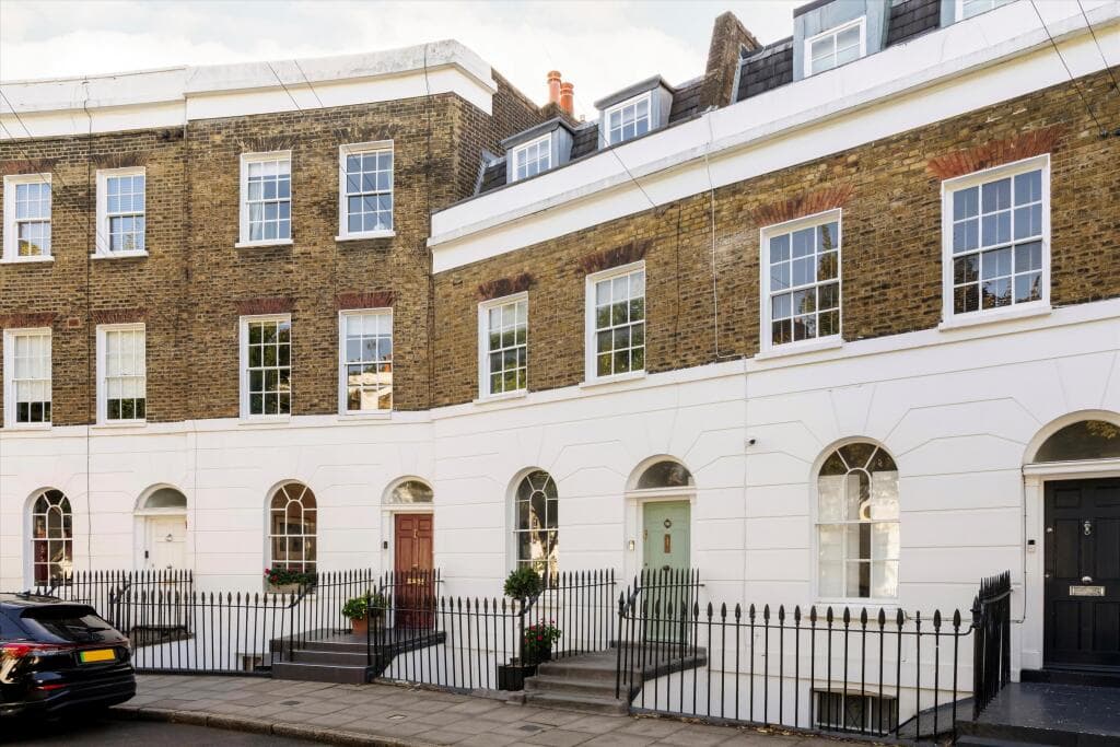 3 bedroom terraced house for sale in Burgh Street, Islington, N1