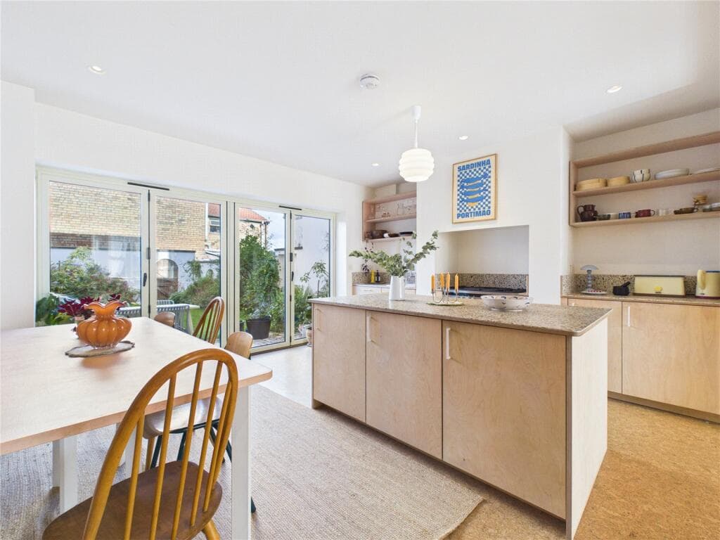 5 bedroom terraced house for sale in Vicarage Road, Bristol, BS3