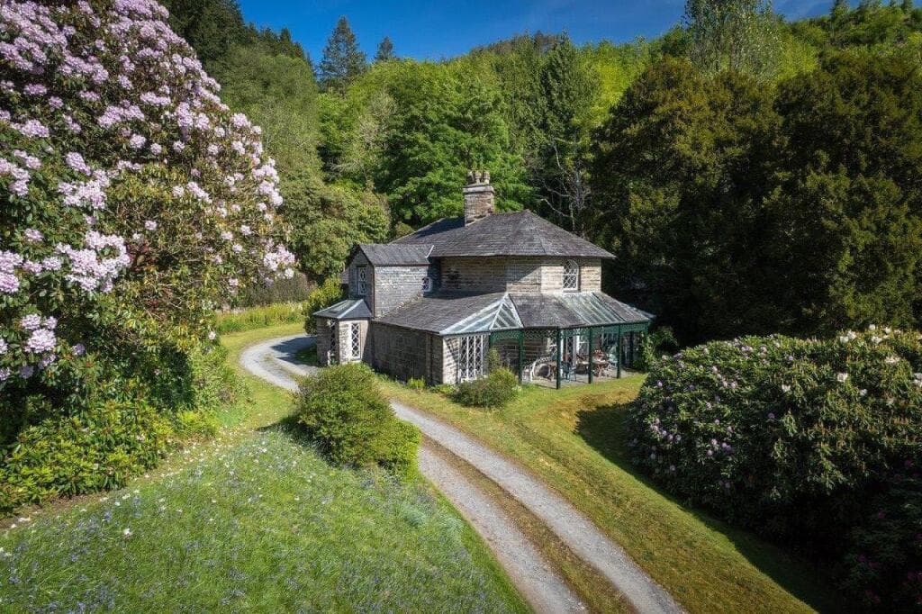 4 bedroom detached house for sale in Pantlludw, Machynlleth, Powys, SY20 9JR, SY20