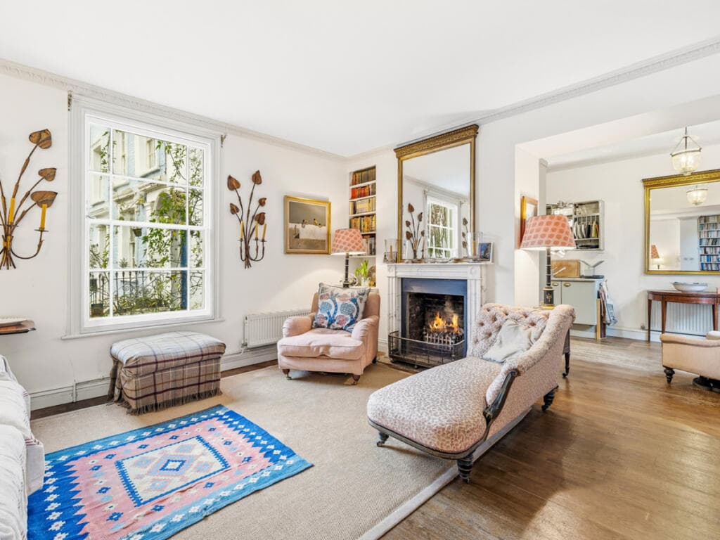 3 bedroom end of terrace house for sale in Hillgate Place, London, W8