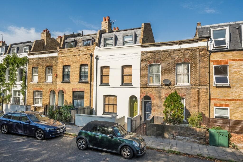 3 bedroom terraced house for sale in Ferndale Road, Brixton, London, SW9