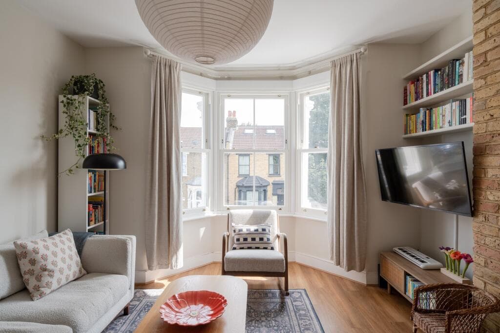 3 bedroom maisonette for sale in Murchison Road, Leyton, London, E10