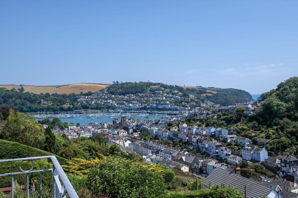 5 bedroom detached house for sale in Thurlestone Gardens, Dartmouth, Devon, TQ6