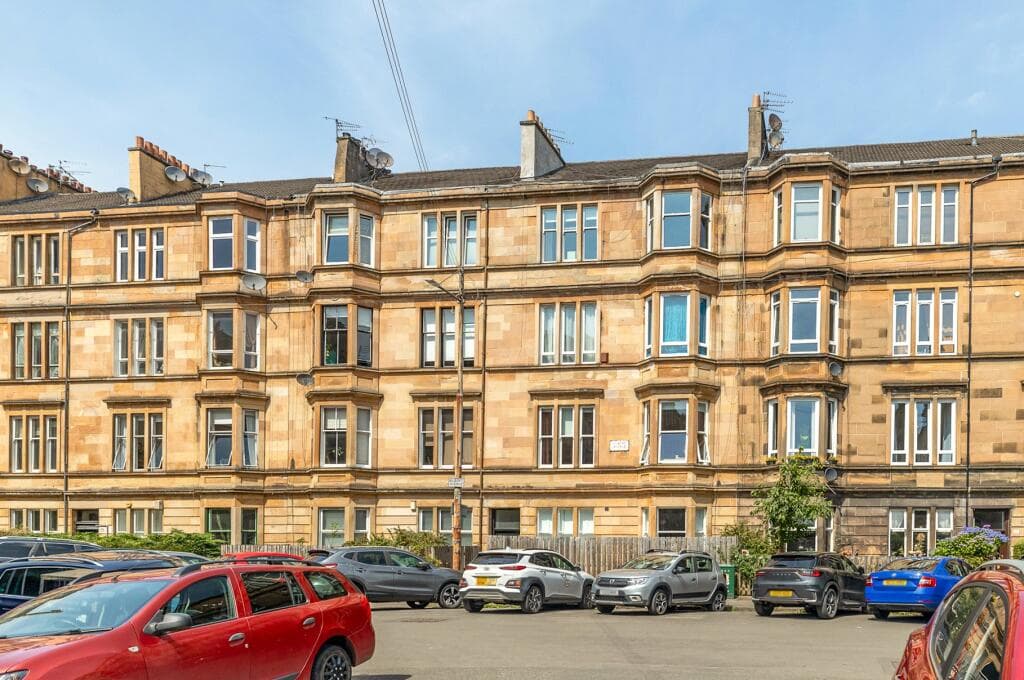 2 bedroom apartment for sale in Albert Avenue, Queens Park, Glasgow, G42