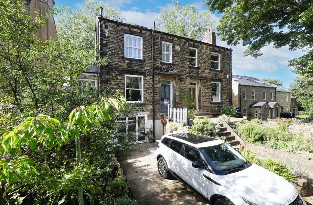 2 bedroom terraced house for sale in Edroyd Place, Farsley, Pudsey, West Yorkshire, LS28