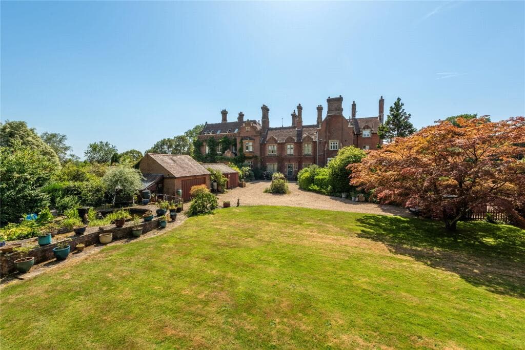 5 bedroom house for sale in Ockley Road, Beare Green, Dorking, Surrey, RH5