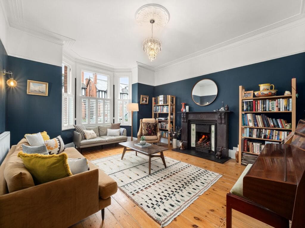 5 bedroom semi-detached house for sale in Waverley Road, Kenilworth, CV8