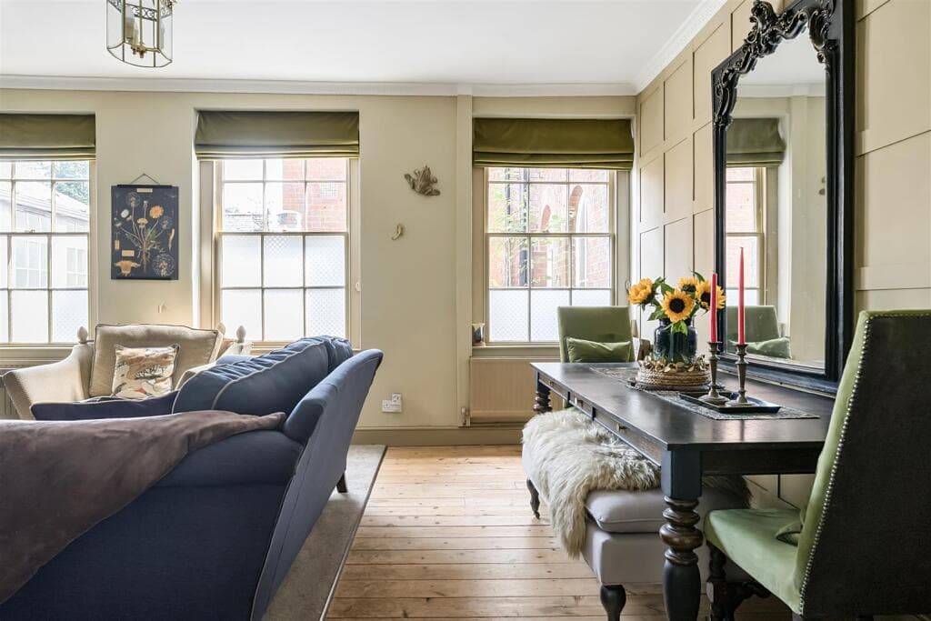 2 bedroom terraced house for sale in Hillworth Road, Devizes, SN10