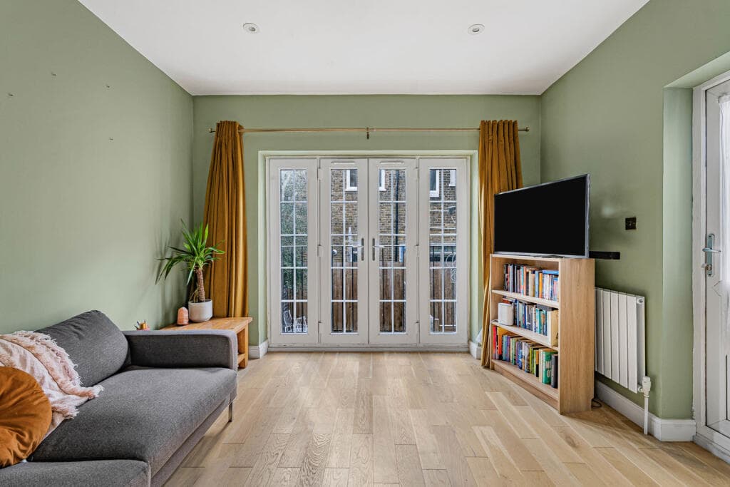 2 bedroom apartment for sale in Upper Tulse Hill, London, SW2